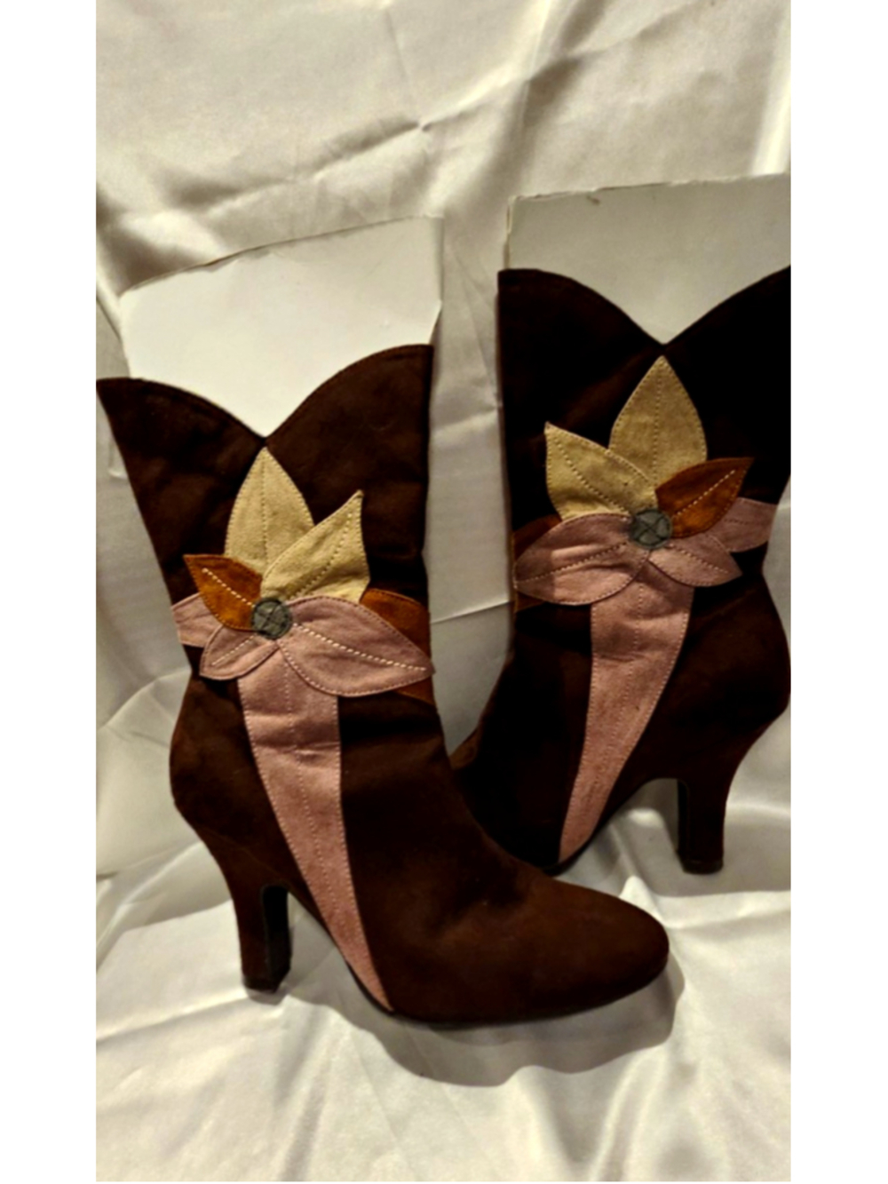 Predictions Brown Suede Western Cowgirl Boots Floral size 8